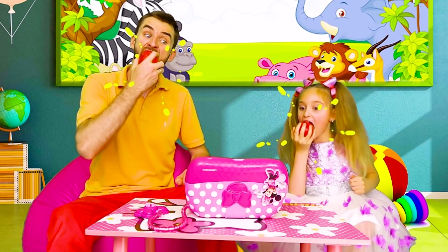 اسباب بازی ها و خانواده مهربان - ساشا و نیکا و اسباب بازی های وسایل خانگی